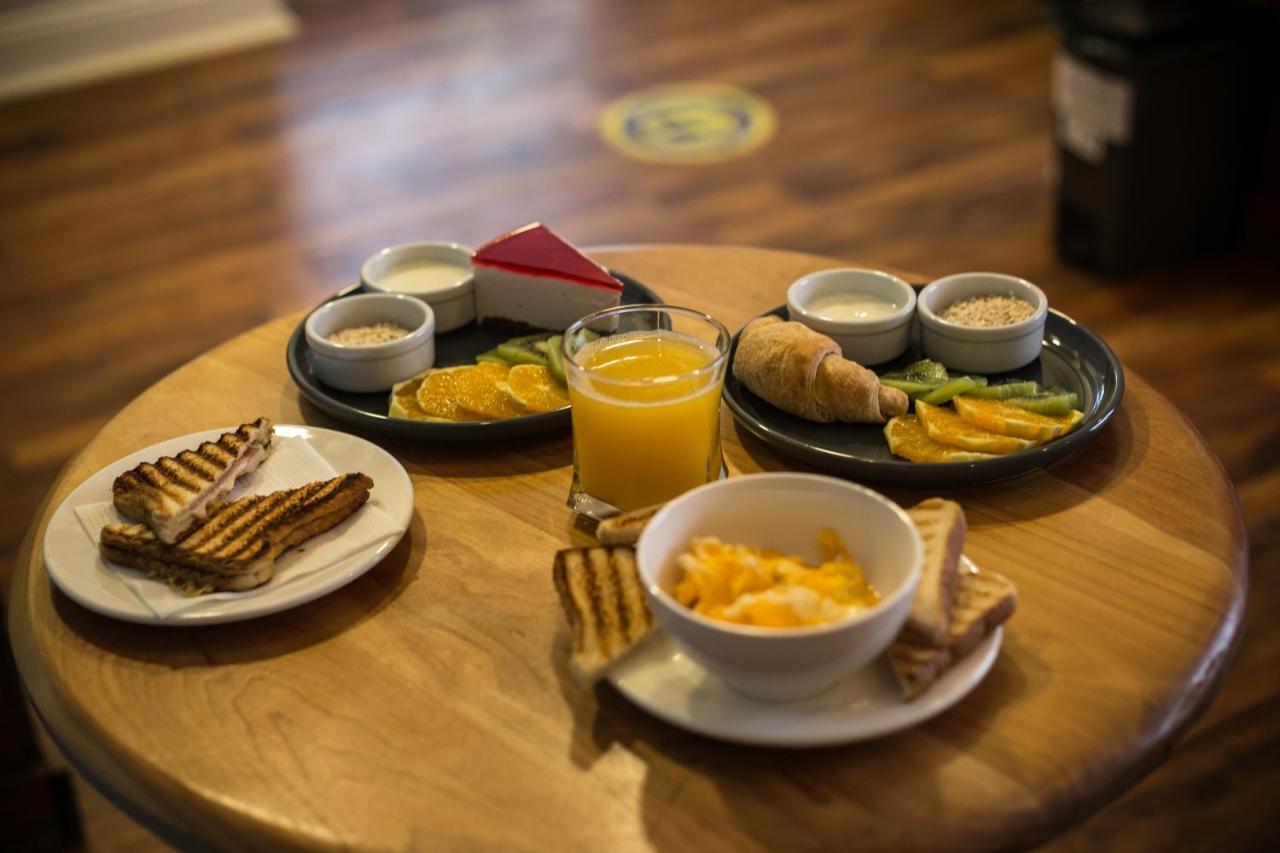 Hostal Boutique Terra Antarctica Punta Arenas Bagian luar foto